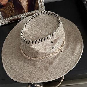 Stylish Tan men’s hat 🤠